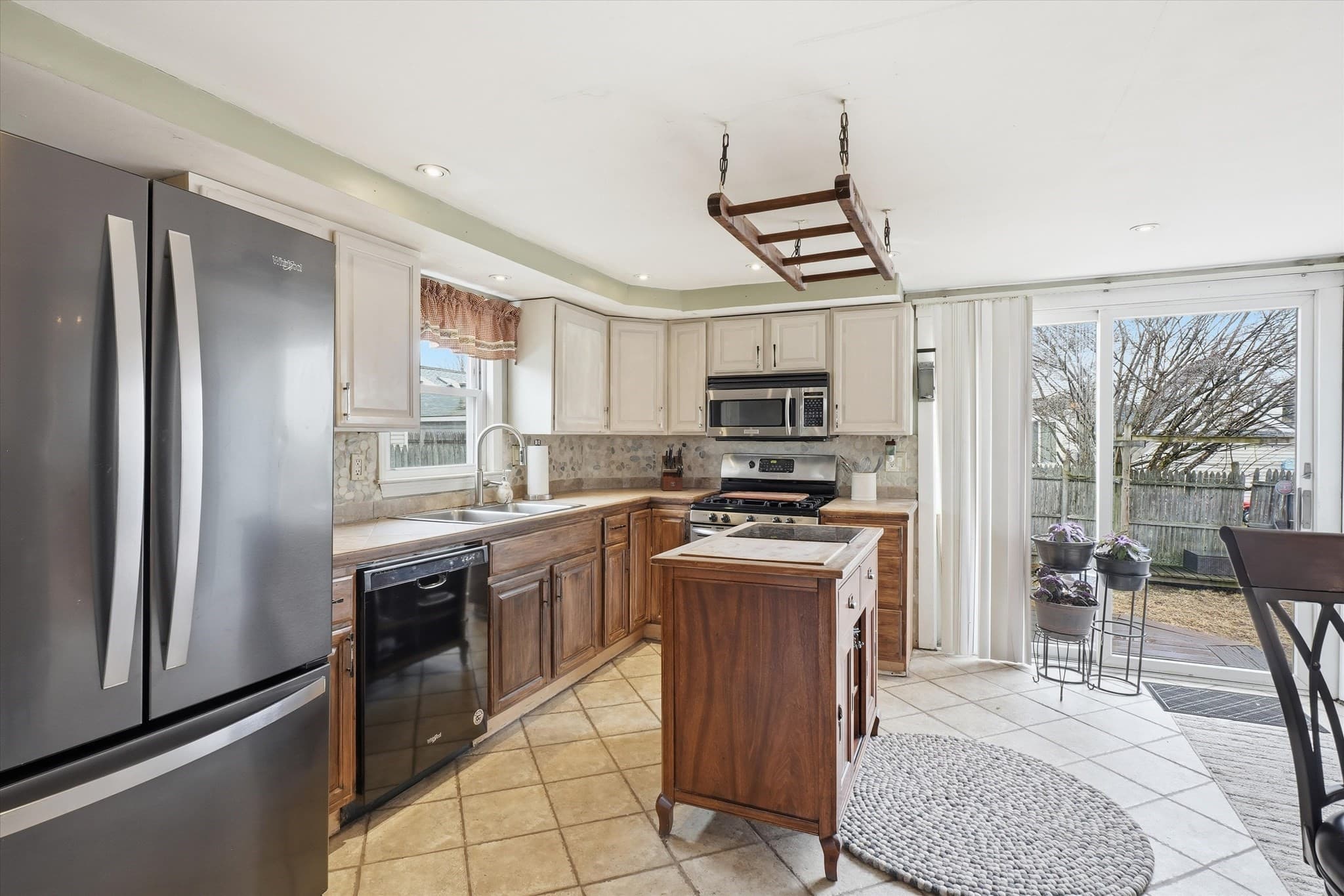Single Family Residence at 9 Saunders Road, Lynn MA 01904, Lynn, photo 7 of 40
