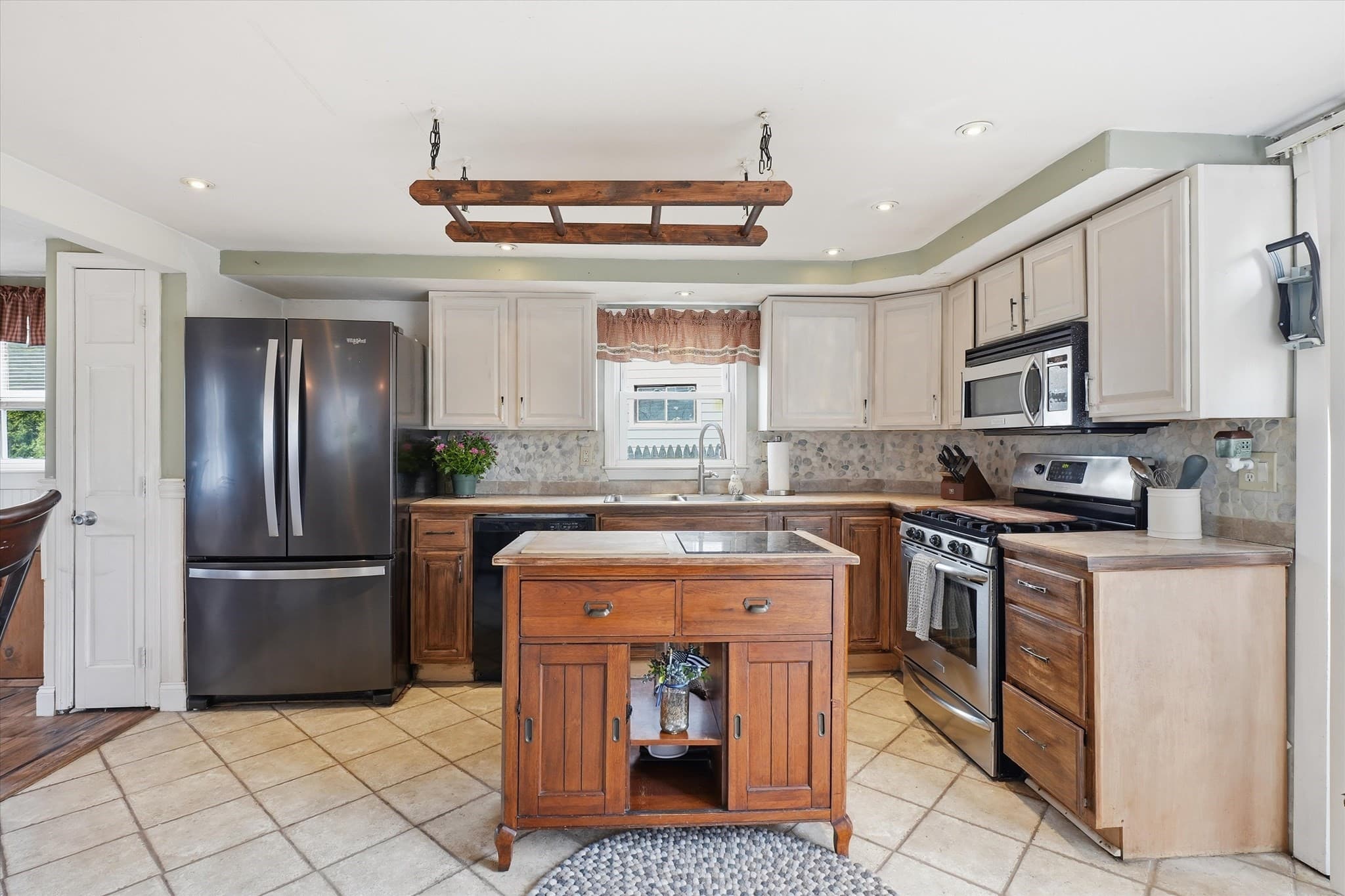 Single Family Residence at 9 Saunders Road, Lynn MA 01904, Lynn, photo 11 of 40