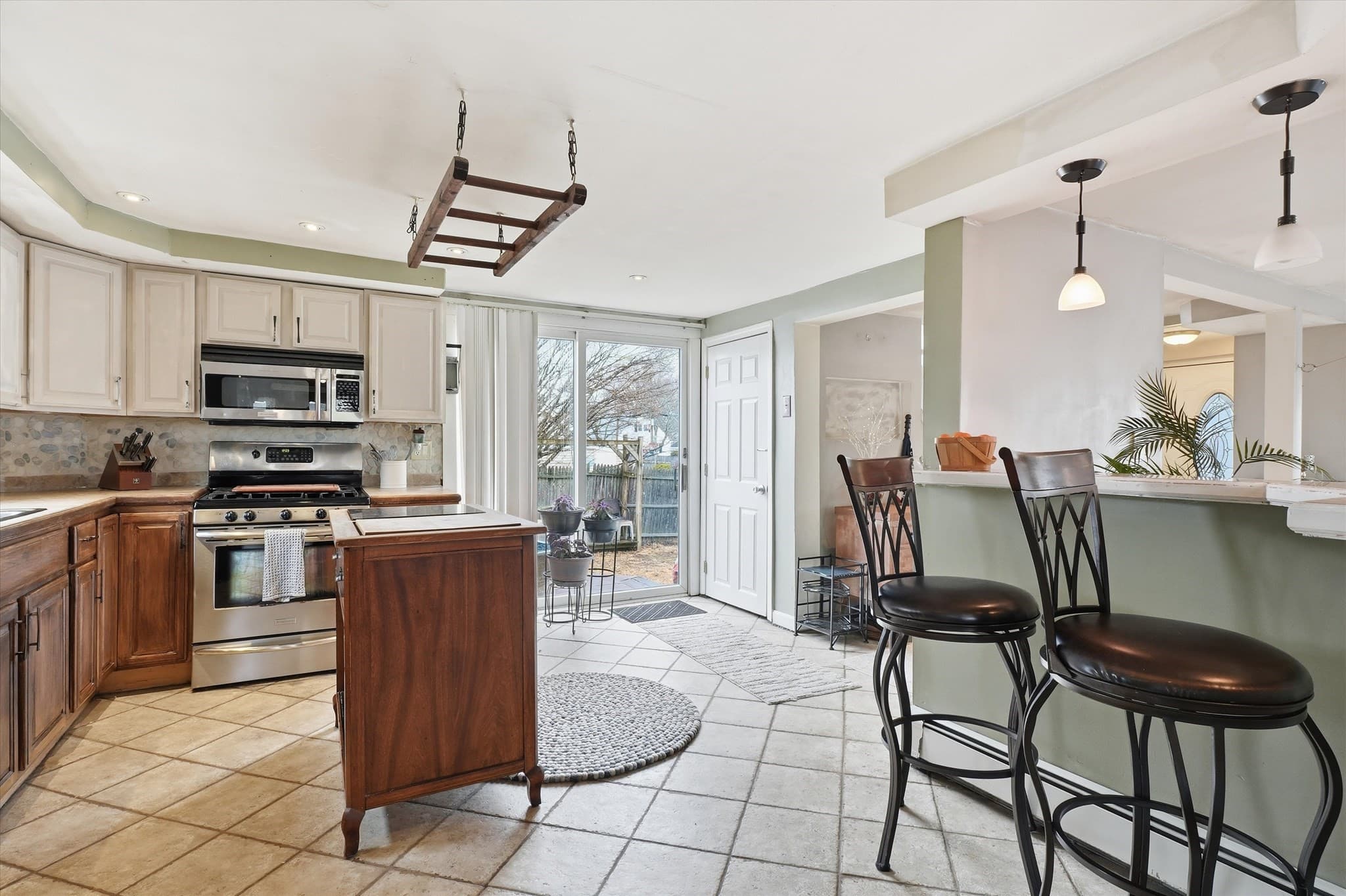 Single Family Residence at 9 Saunders Road, Lynn MA 01904, Lynn, photo 8 of 40