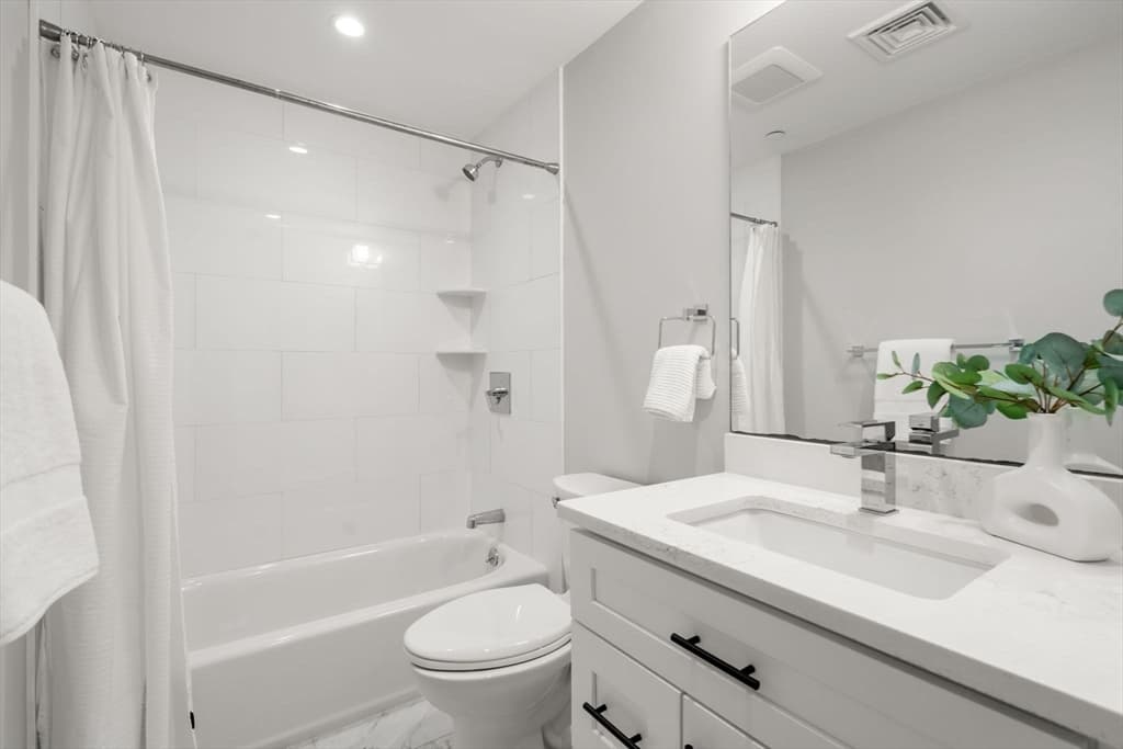 Condominium at 123-125 Centre St, Boston MA 02124, Boston, photo 24 of 41