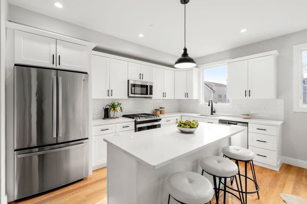 Condominium at 123-125 Centre St, Boston MA 02124, Boston, photo 4 of 41