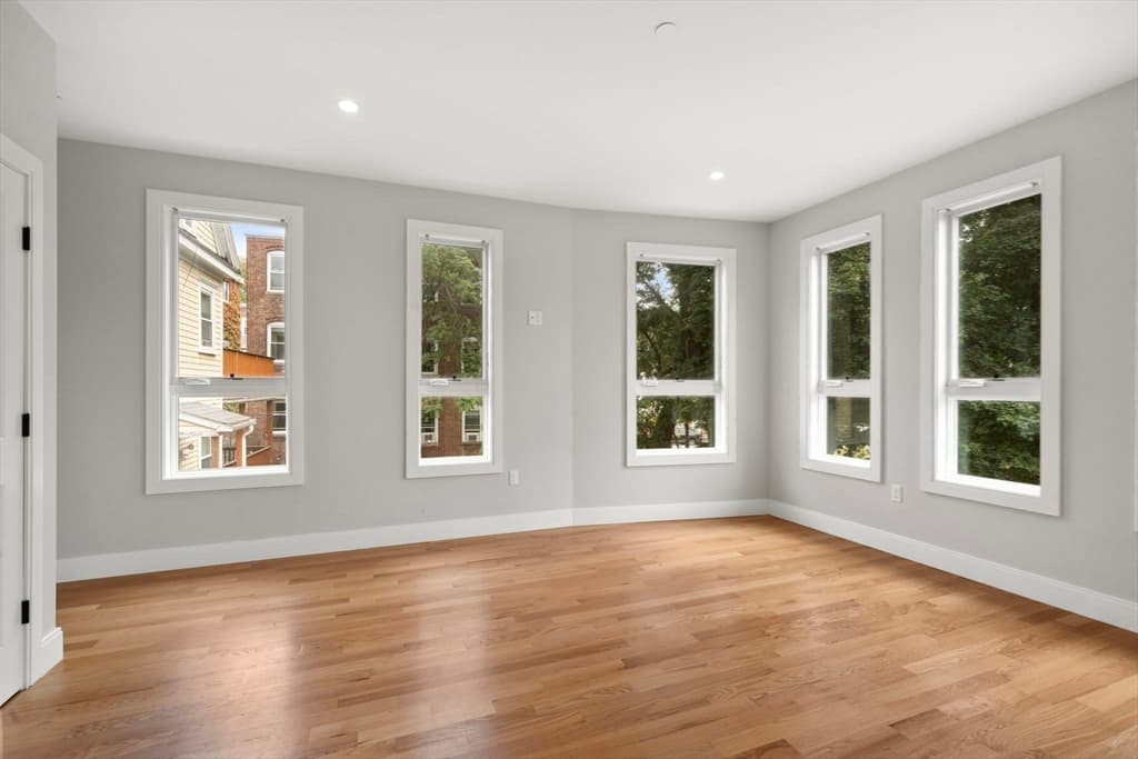 Condominium at 123-125 Centre St, Boston MA 02124, Boston, photo 3 of 38