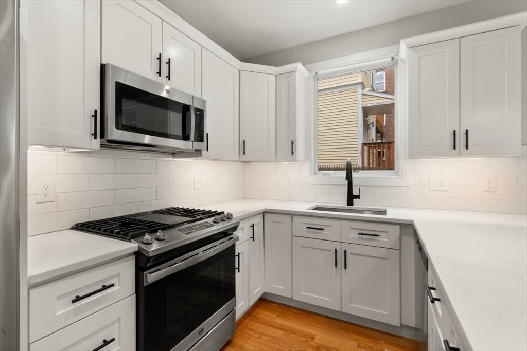 Condominium at 123-125 Centre St, Boston MA 02124, Boston, photo 20 of 38
