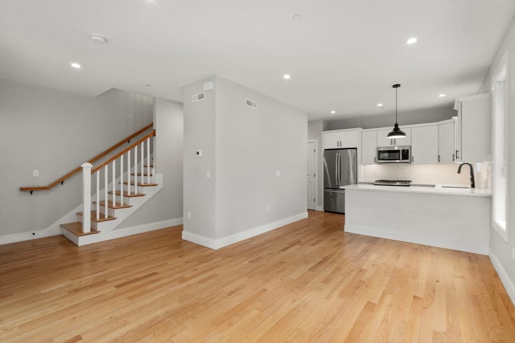 Condominium at 123-125 Centre St, Boston MA 02124, Boston, photo 14 of 38