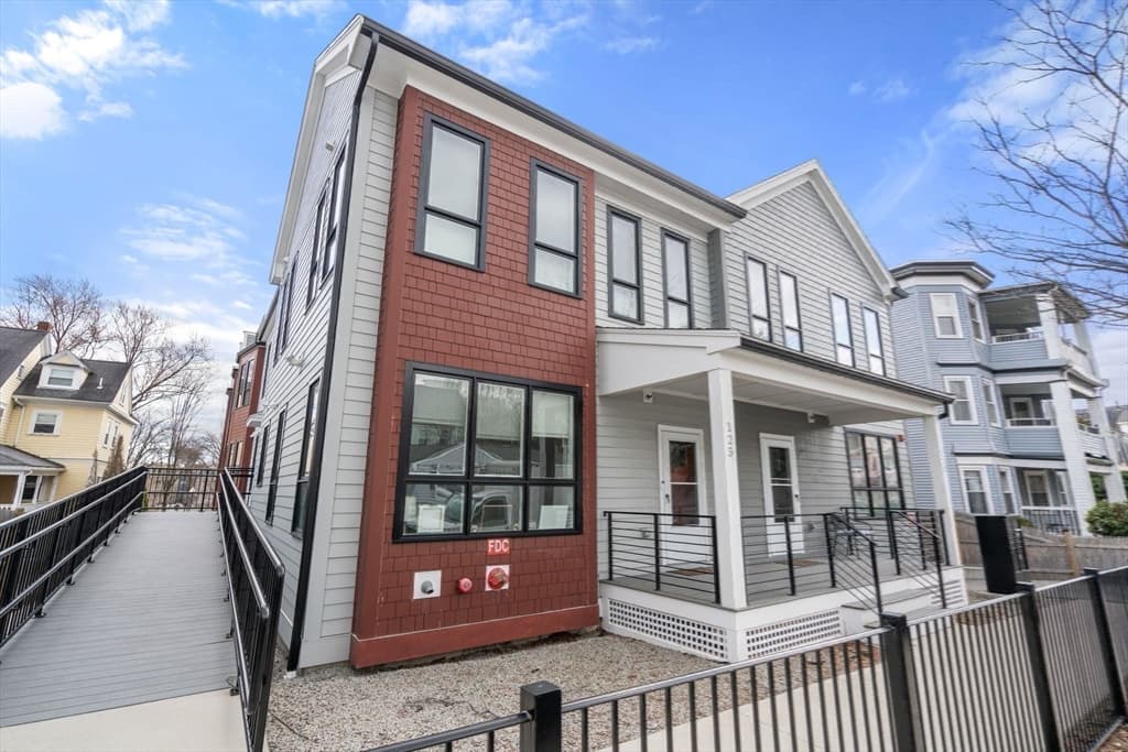 Condominium at 123-125 Centre St, Boston MA 02124, Boston, photo 29 of 38