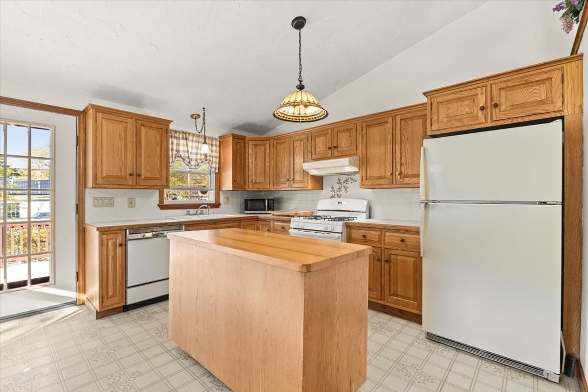 Single Family Residence at 64 Rainbow Rd, Yarmouth MA 02673, photo 7 of 41