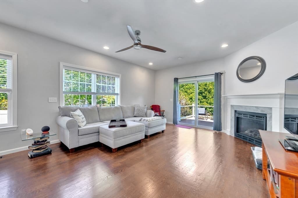 Condominium at 122 Milton St # 122, Dedham MA 02026, photo 10 of 24