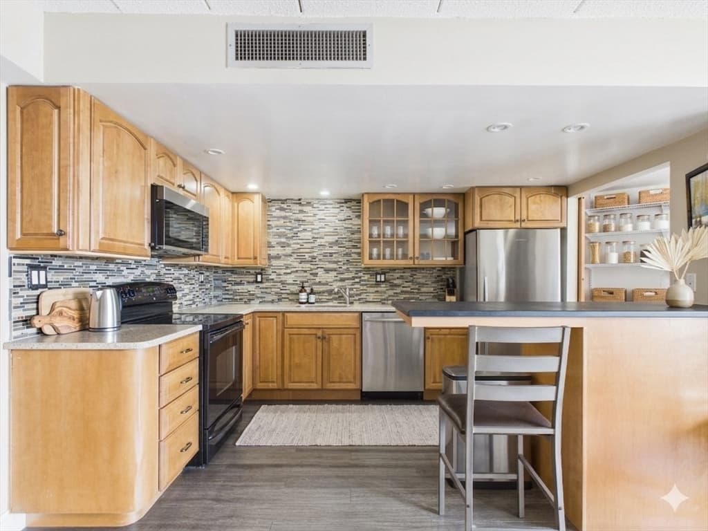 Condominium at 85 Brainerd Rd # 505, Boston MA 02134, photo 5 of 27