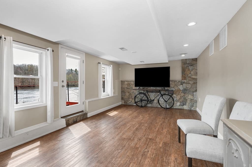 Single Family Residence at 821 Merrimack Ave, Dracut MA 01826, photo 23 of 40