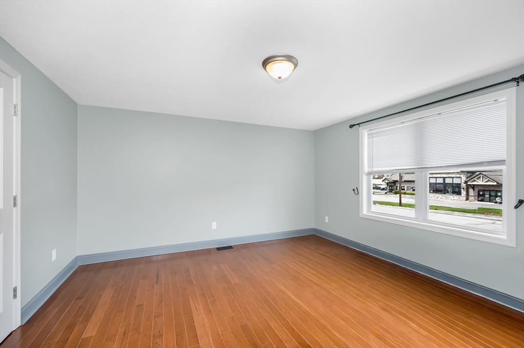 Single Family Residence at 821 Merrimack Ave, Dracut MA 01826, photo 18 of 40