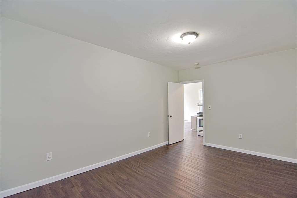 28 Prescott St, Leominster MA 01453 photo 9