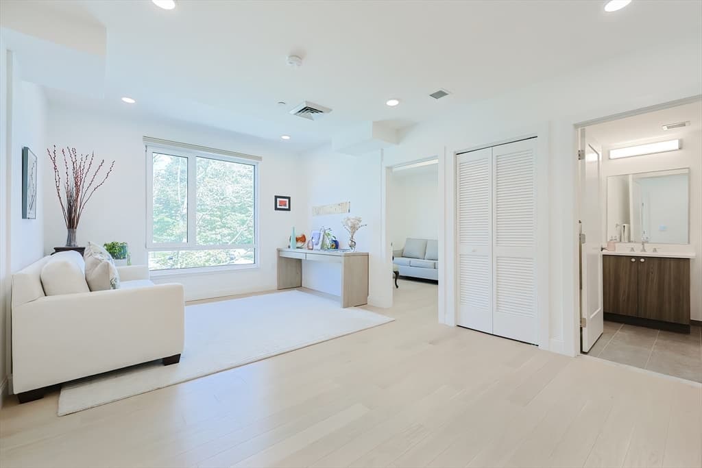 368 Pleasant St # 204, Malden MA 02148 photo 16