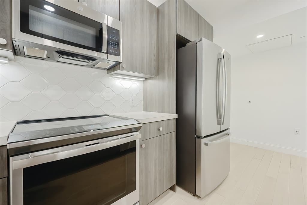 368 Pleasant St # 204, Malden MA 02148 photo 8