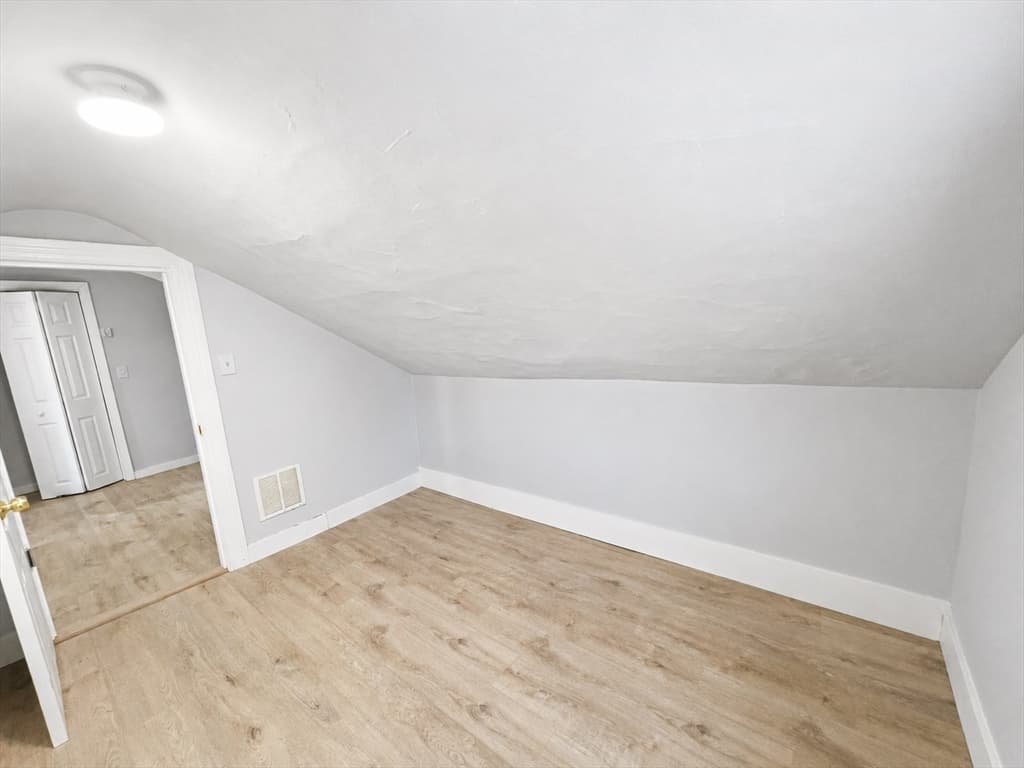 9 Winthrop, Worcester MA 01604 photo 12
