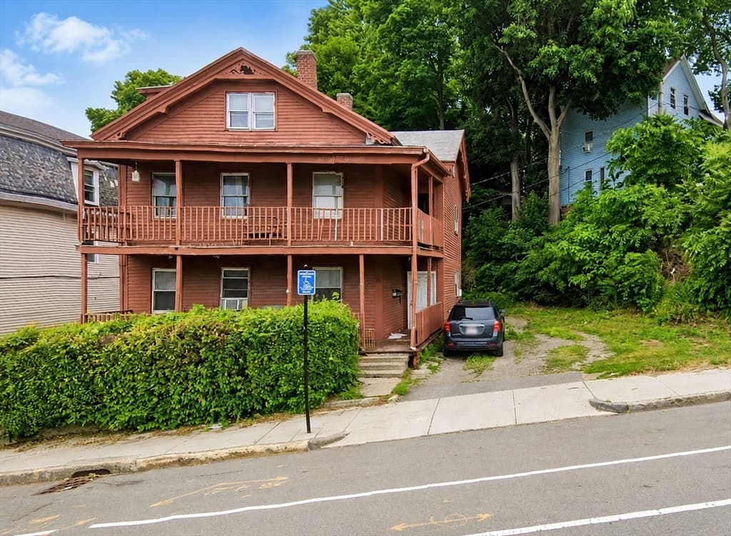 9 Winthrop, Worcester MA 01604