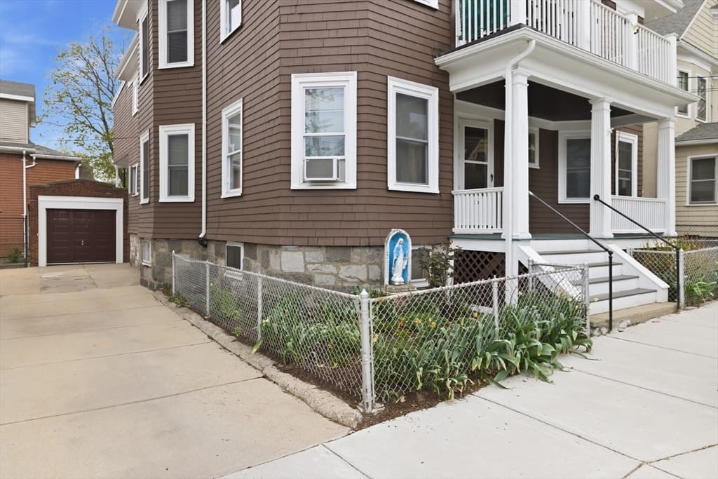 5-9 Family at 126-130 Summer Street, Somerville MA 02143, Somerville, photo 5 of 36