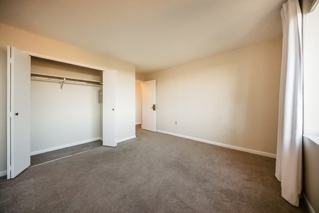 Condominium at 1002 Paradise Rd, Swampscott MA 01907, Swampscott, photo 11 of 23