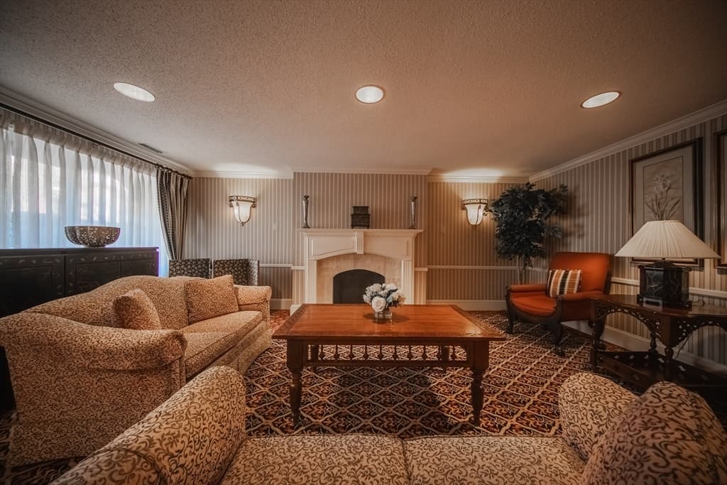 Condominium at 1002 Paradise Rd, Swampscott MA 01907, Swampscott, photo 21 of 23