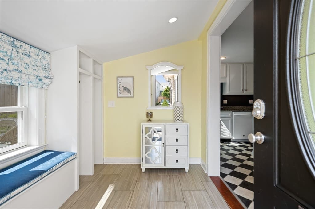 Single Family Residence at 4 Olive Street, Newburyport MA 01950, photo 5 of 26