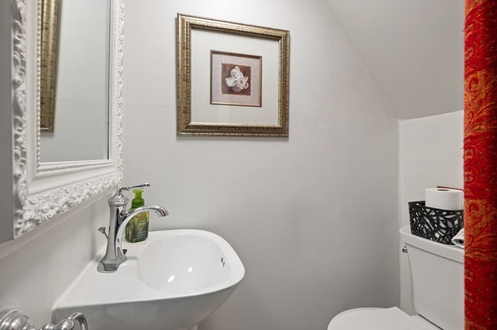 Single Family Residence at 4 Olive Street, Newburyport MA 01950, photo 14 of 26