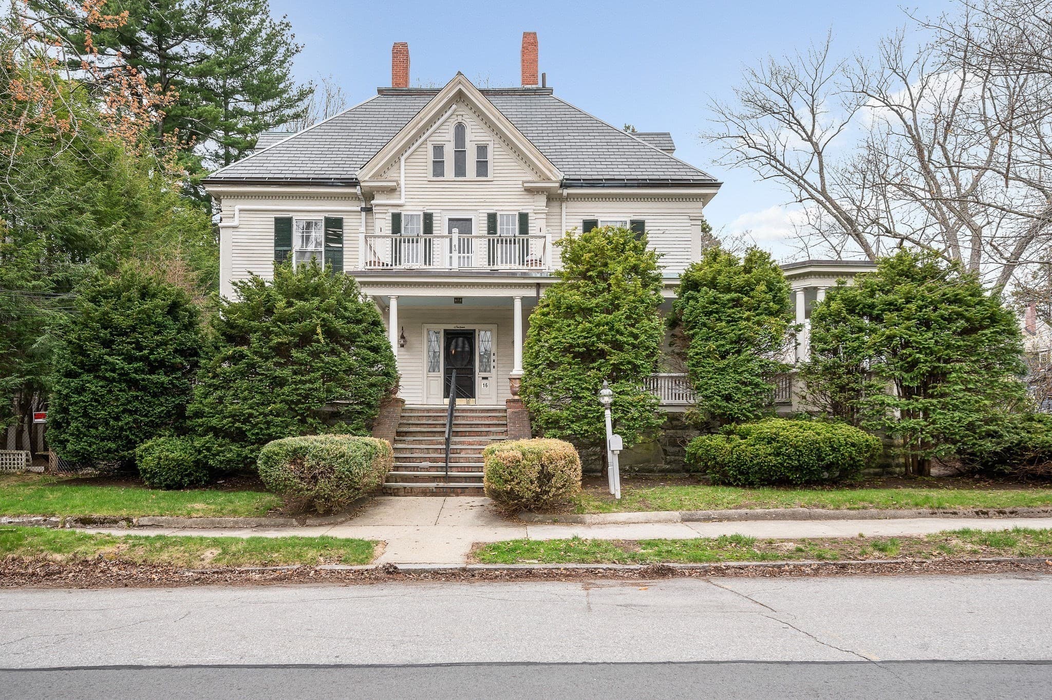 16 Quincy St, Methuen MA 01844