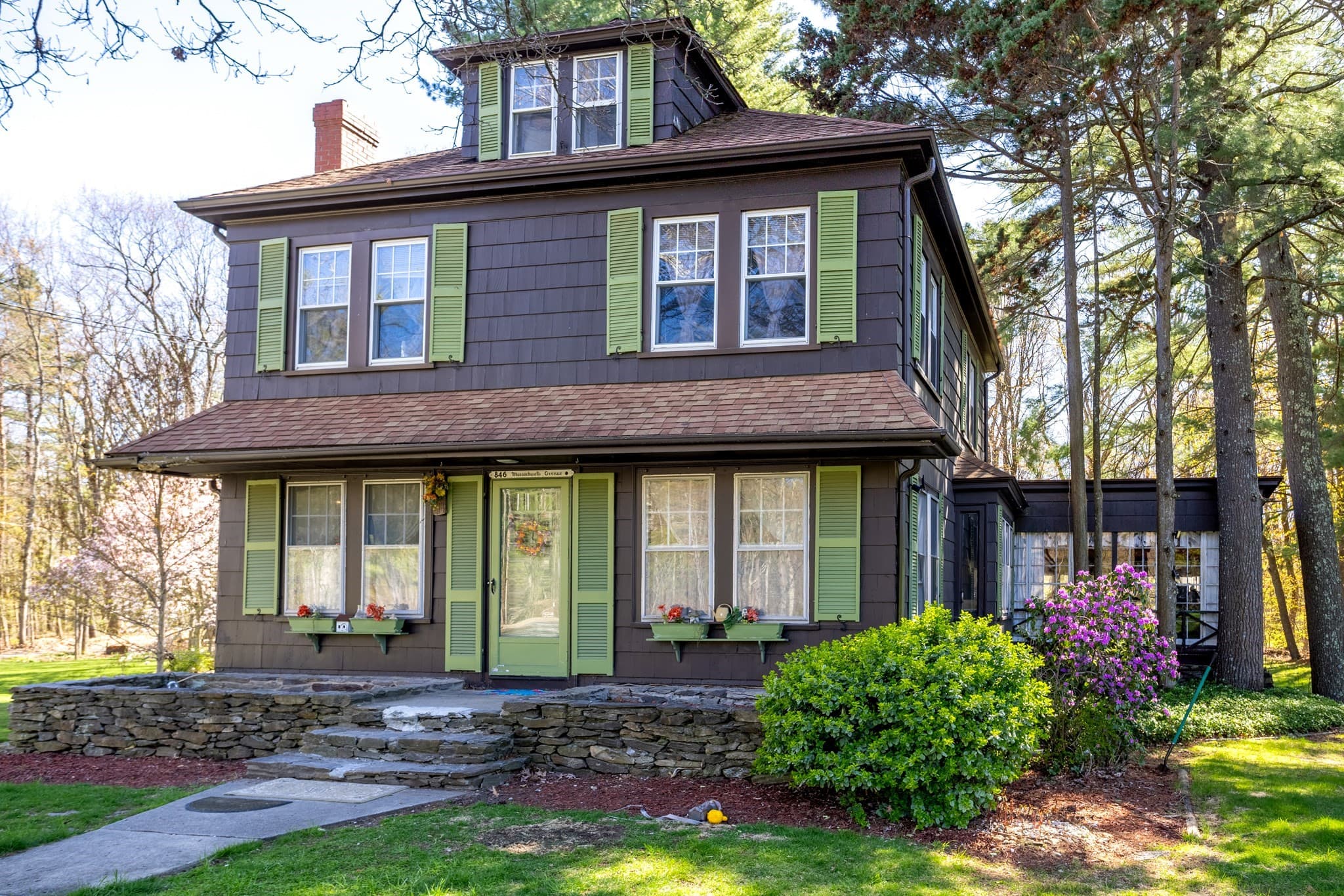Single Family Residence at 846 Massachusetts Ave, Lunenburg MA 01462, photo 2 of 40