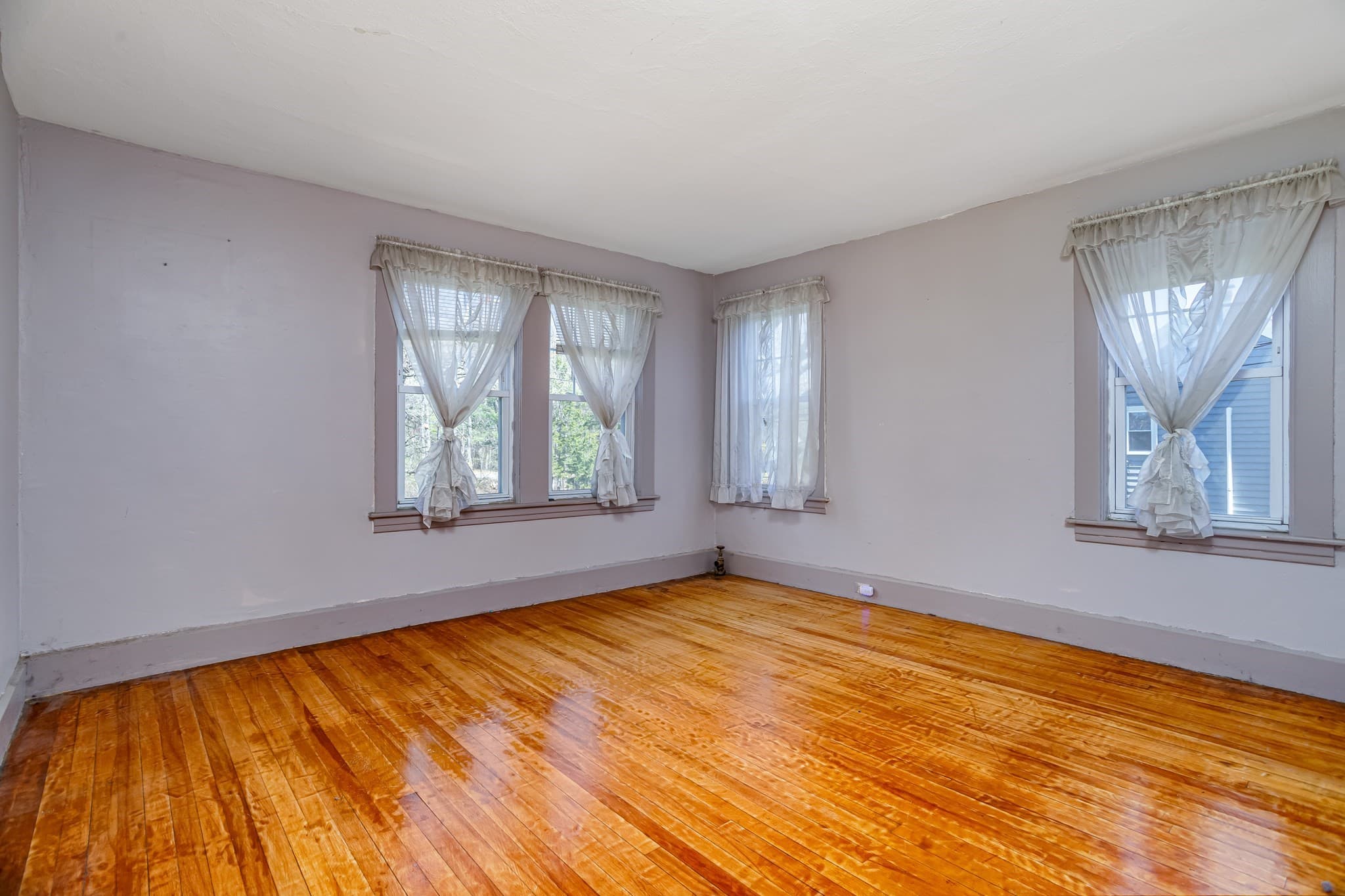 Single Family Residence at 846 Massachusetts Ave, Lunenburg MA 01462, photo 12 of 40