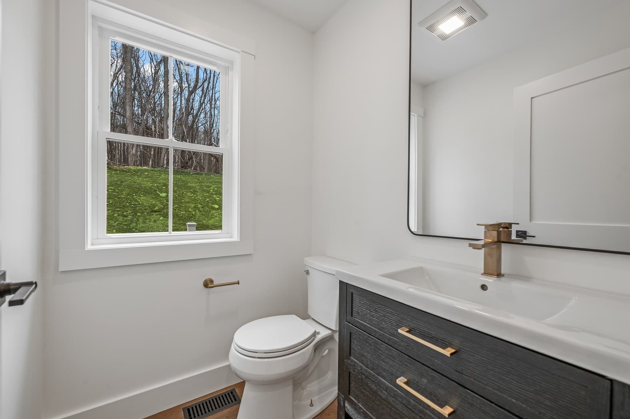 Single Family Residence at 36 Belvidere Rd, Haverhill MA 01830, photo 14 of 19