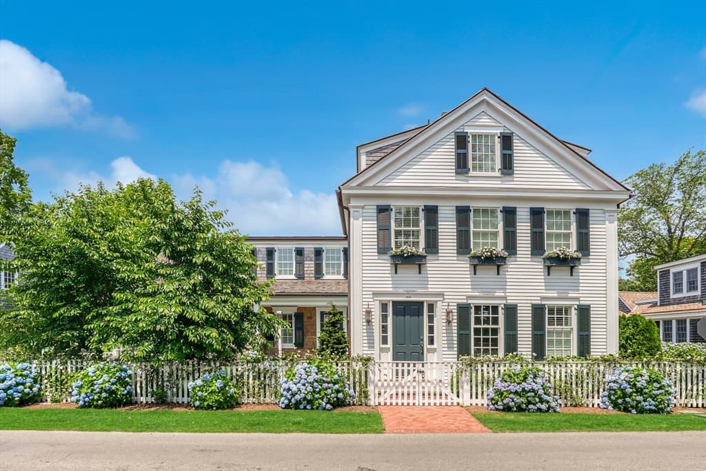 56 North Summer Street, Edgartown MA 02539 photo 2