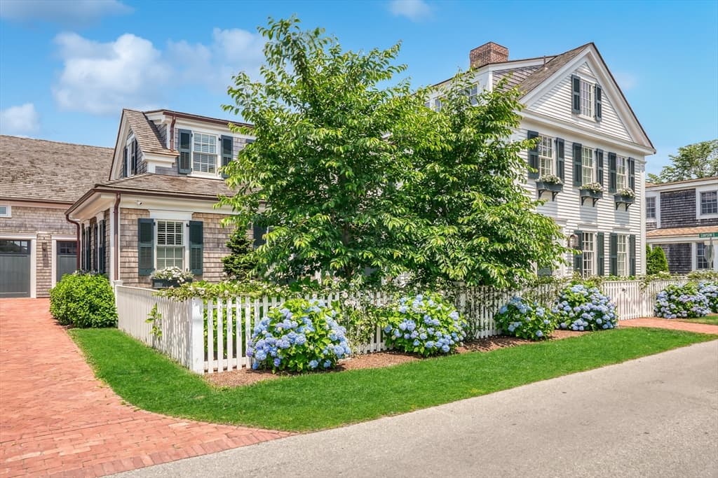 56 North Summer Street, Edgartown MA 02539