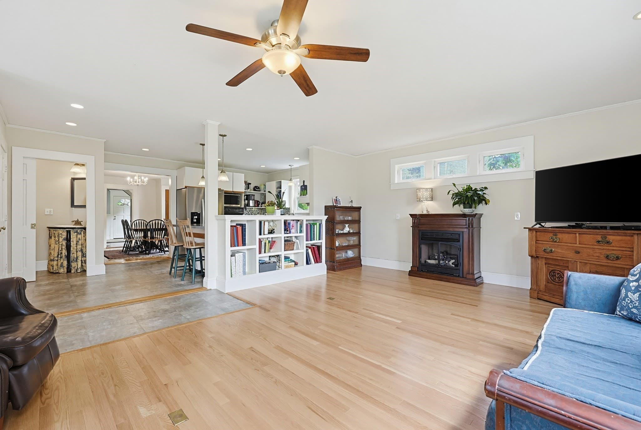 Single Family Residence at 24 Riverside Pl, Walpole MA 02081, photo 6 of 39