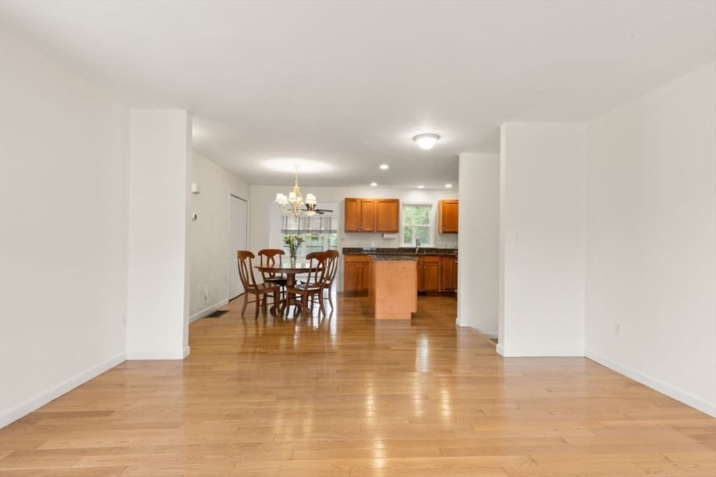 Condominium at 39 Brewster Rd # 39, Stoughton MA 02072, photo 7 of 37