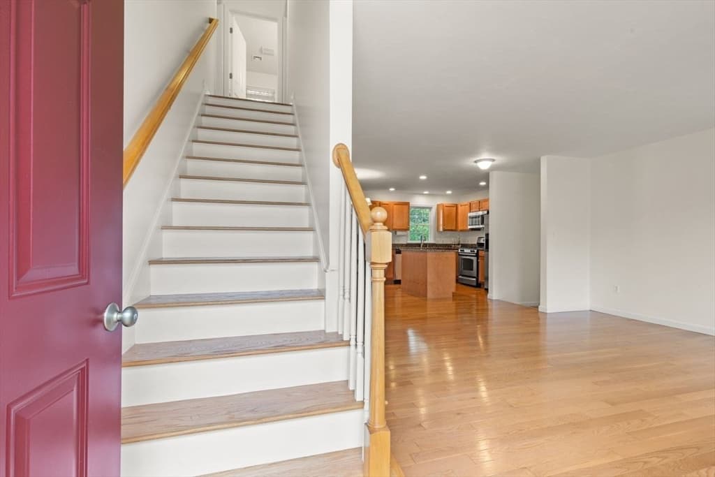 Condominium at 39 Brewster Rd # 39, Stoughton MA 02072, photo 3 of 37