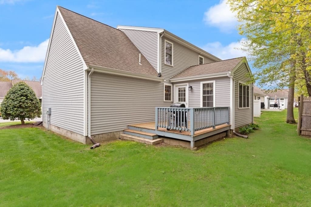 Condominium at 39 Brewster Rd # 39, Stoughton MA 02072, photo 30 of 37