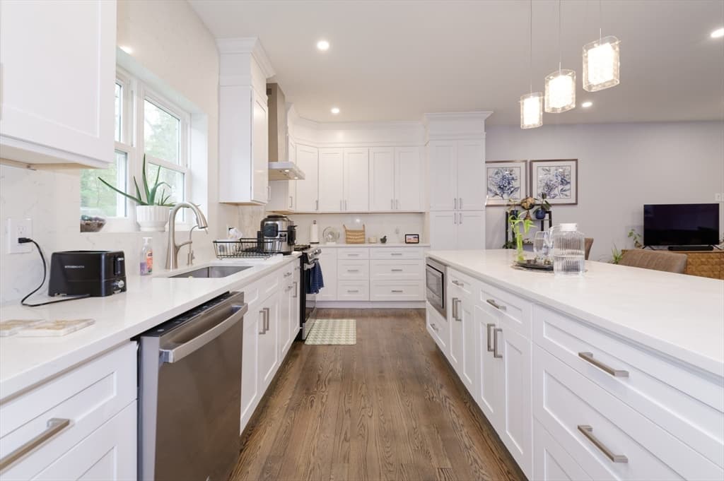 615 Norfolk St, Holliston MA 01746 photo 3