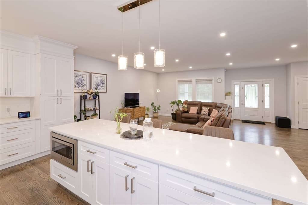 615 Norfolk St, Holliston MA 01746 photo 4