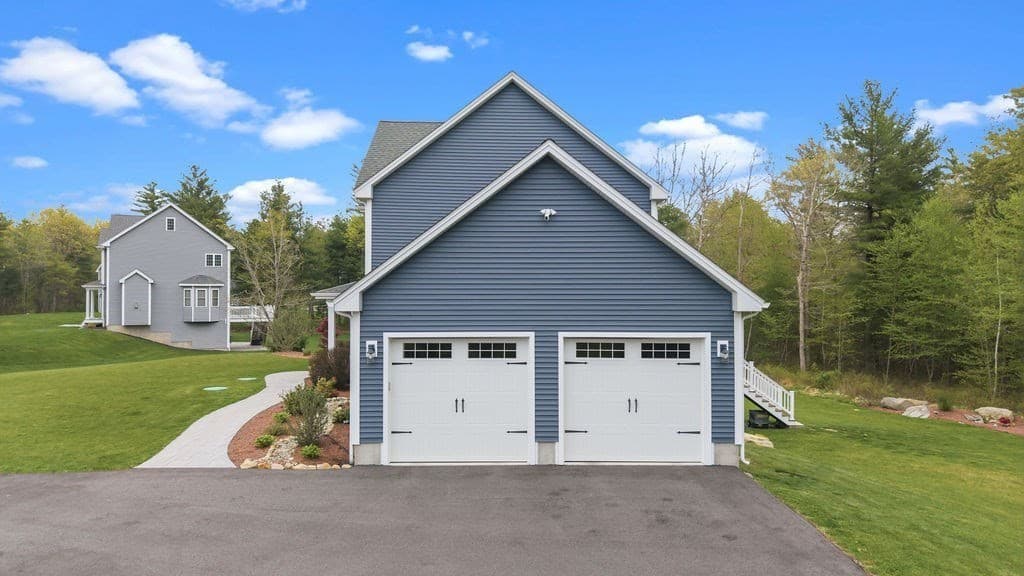 Single Family Residence at 2233 Maple Swamp Road, Dighton MA 02764, photo 11 of 42