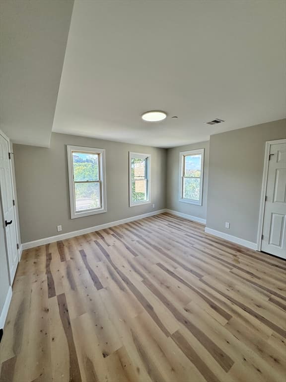 605 Millbury St, Worcester MA 01604 photo 24