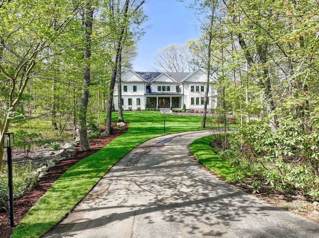 82 Deer Path Ln, Weston MA 02493 photo 2