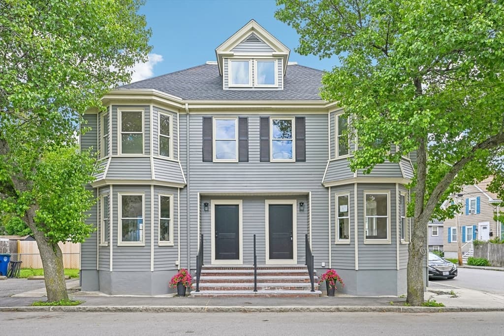 18 Balcomb St # B, Salem MA 01970