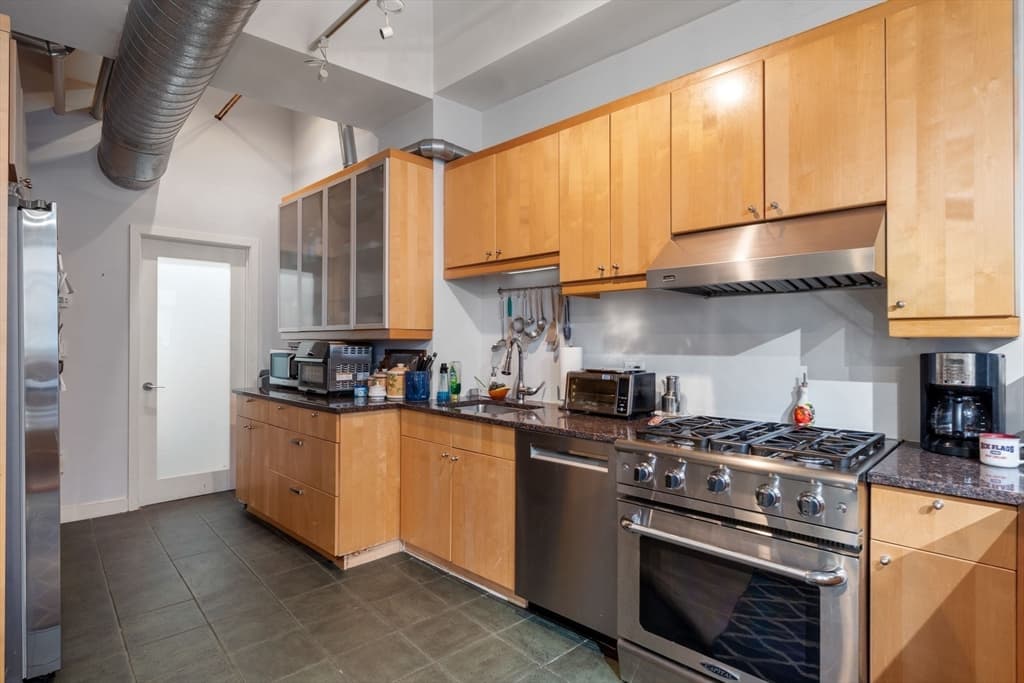 Condominium at 1180-1200 Washington St # 121, Boston MA 02118, photo 13 of 27