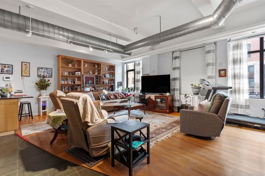 Condominium at 1180-1200 Washington St # 121, Boston MA 02118, photo 4 of 27