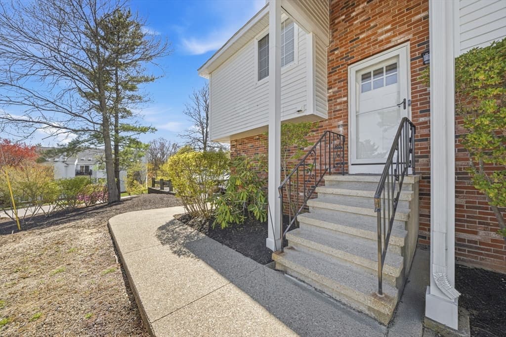 Condominium at 175 Tall Oaks Dr # F, Weymouth MA 02190, photo 28 of 32