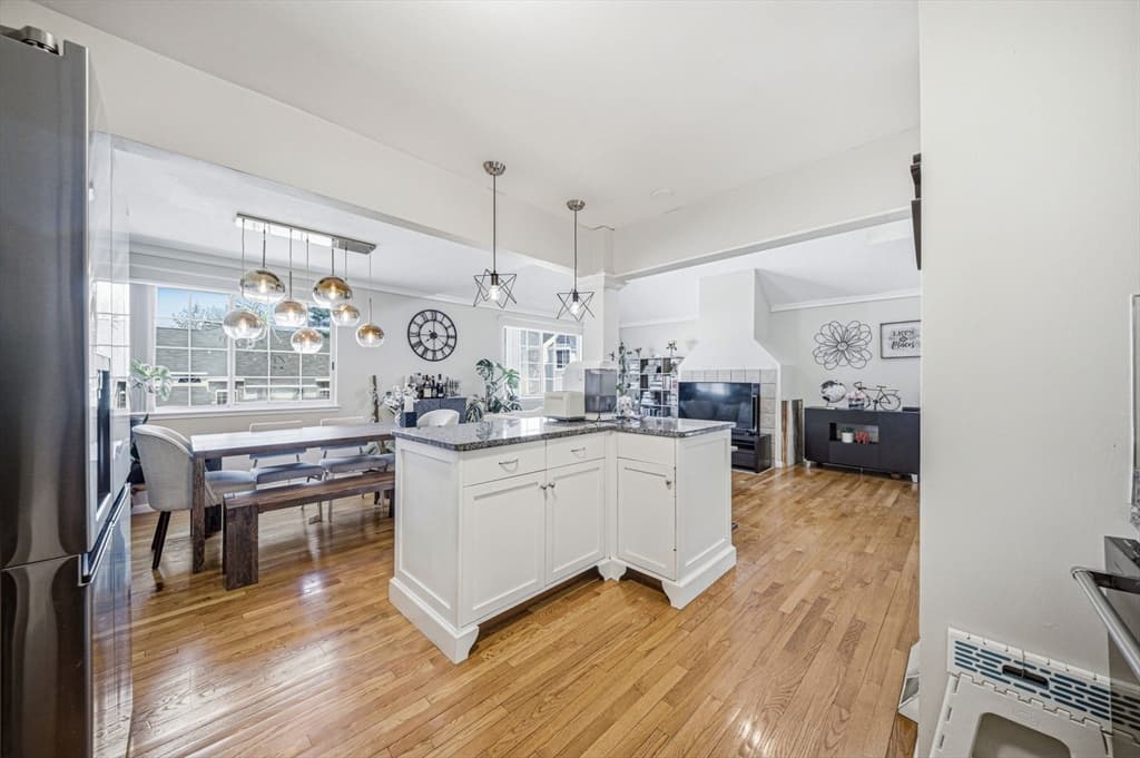 Condominium at 175 Tall Oaks Dr # F, Weymouth MA 02190, photo 9 of 32