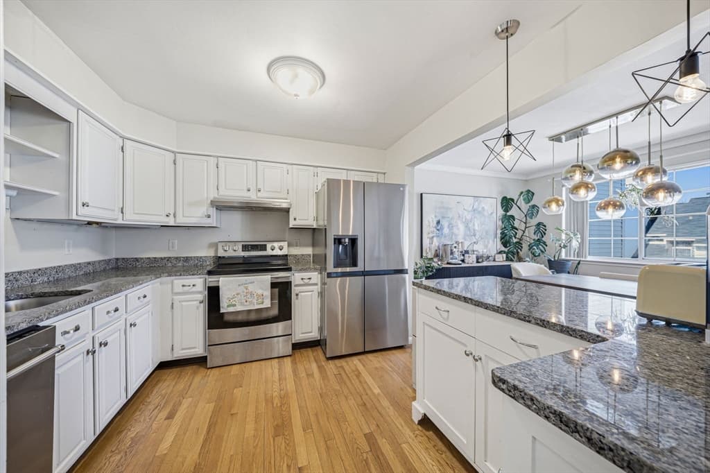 Condominium at 175 Tall Oaks Dr # F, Weymouth MA 02190, photo 8 of 32