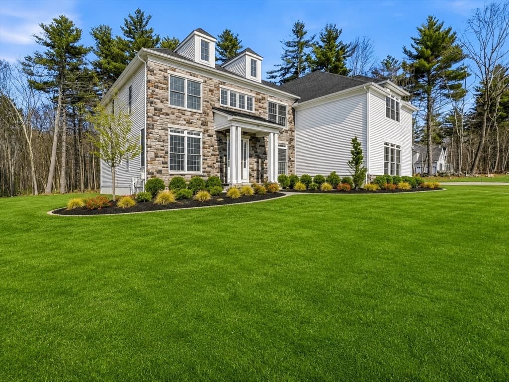 60 Chamberlain Street, Hopkinton MA 01748