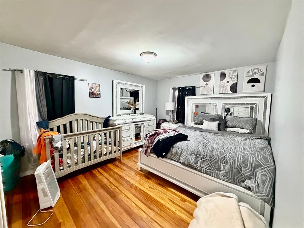 27 Loring St, Springfield MA 01105 photo 9