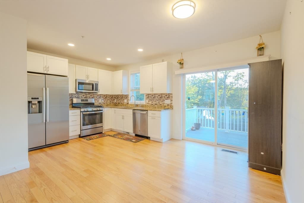 Condominium at 7 Gorham St # 60, Chelmsford MA 01824, photo 5 of 32
