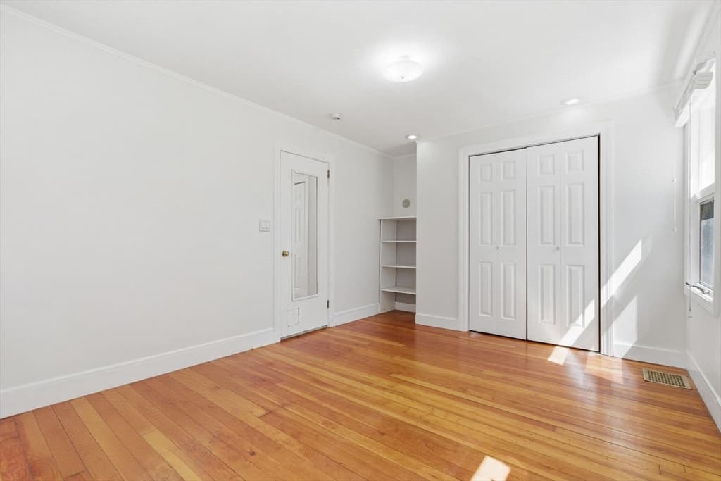 Single Family Residence at 10 Avila Rd, Billerica MA 01821, photo 13 of 31