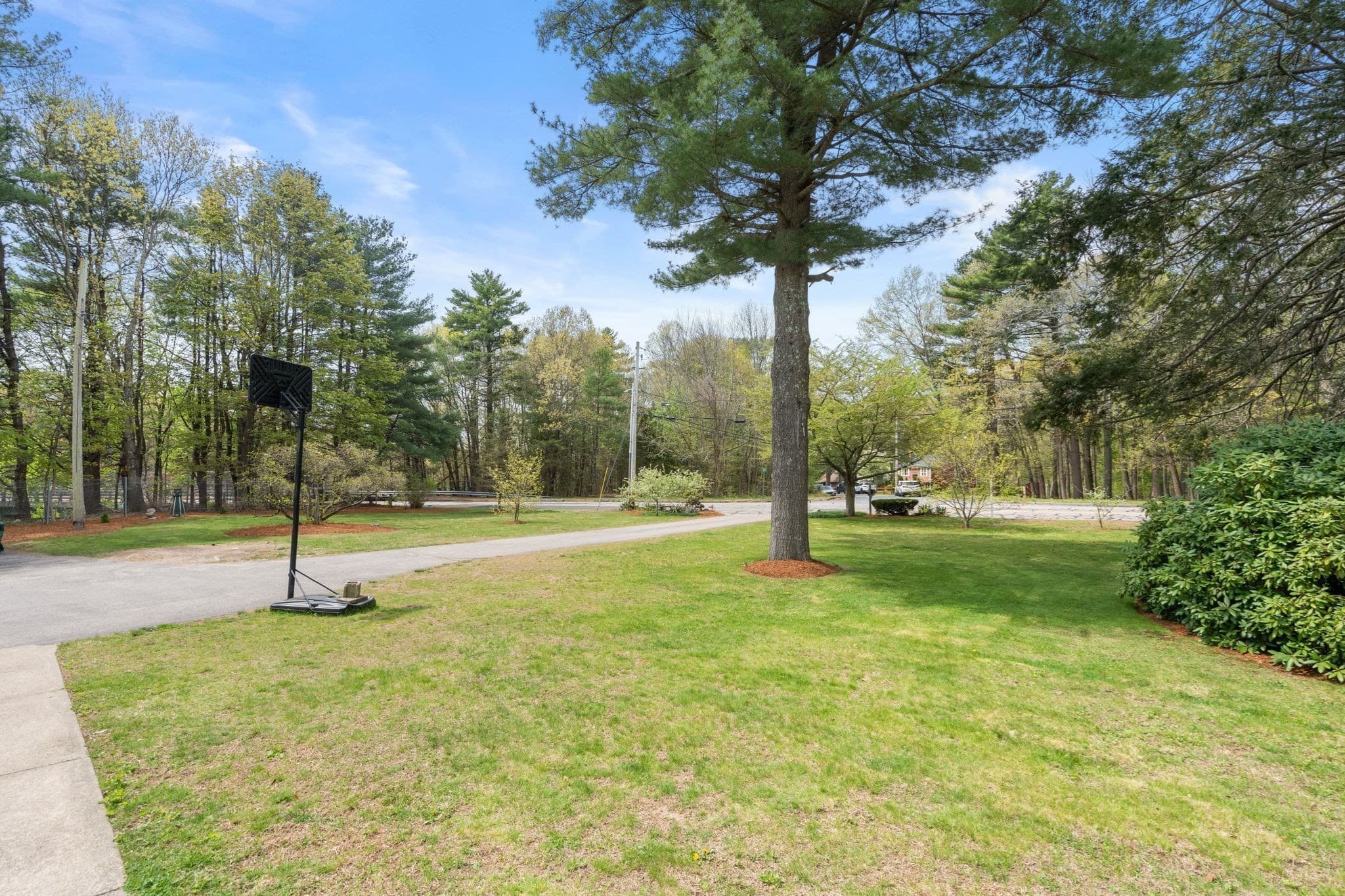 Single Family Residence at 139 Grove St, Mansfield MA 02048, photo 4 of 25